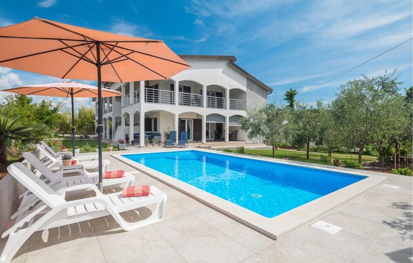 pool