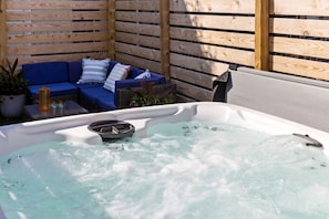 Bain à remous extérieur