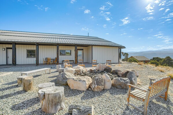 Eagle Vacation Rental | 1BR | 1BA | 550 Sq Ft | Small Step to Access