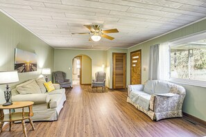 Living Room | Free WiFi