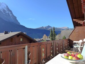 Sky, Property, Mountain, Building, Window, Wood, Plant, Tableware, House, Tree