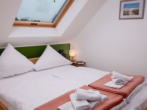 Zuhause, Möbel, Schlafzimmer, Bett, Bedding, Bettdecke, Bettrahmen, Kissen, Linens, Hotel