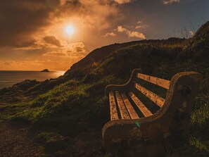 Horizon, Natural Landscape, Sunset, Outdoor Bench, Afterglow, Dusk, Sunrise, Landscape, Sea, Summer