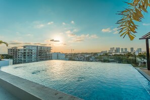 Condo - Image 1