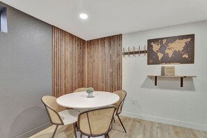 Dining area for 4