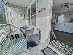 Screened-in Porch