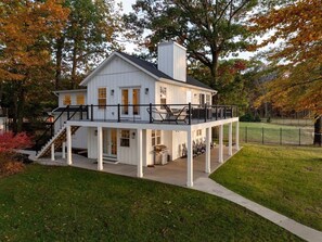 Welcome to Lazy Lacey Cottage!