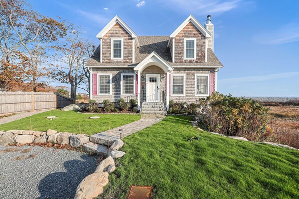 Welcome to Cape Hedge House!