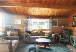 Cozy living room. Notice how the sunrise shines in! Enjoy beautiful sunrises
