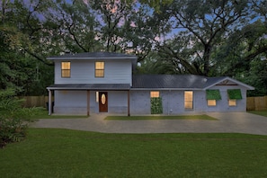 Grass, Lawn, Tree, Architecture, Building