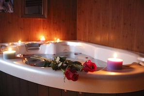 Indoor spa tub