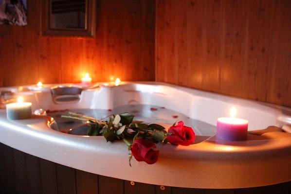 Indoor spa tub