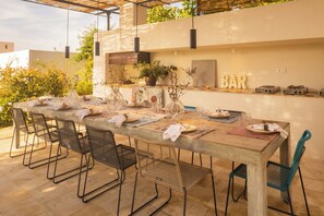 dining outside