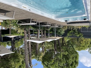 Schatten, Reflexion, Schwimmbad, Eco Hotel, Daylighting, Water Feature
