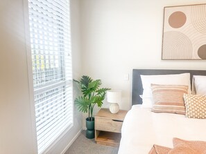 Master Bedroom (1)