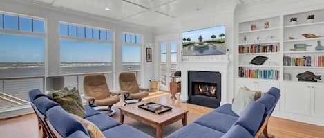 Living Room, As Good As it Gets