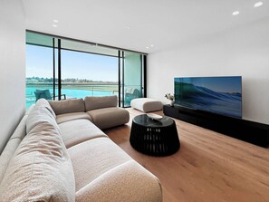 Lounge Area 