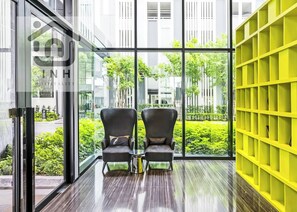 Sala de estar en el lobby