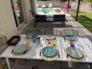 Outdoor dining