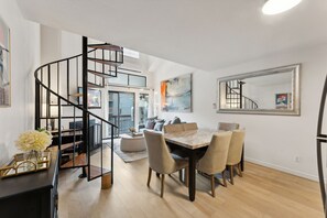Dining table that seats 6