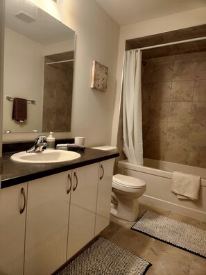 Full Bath 2