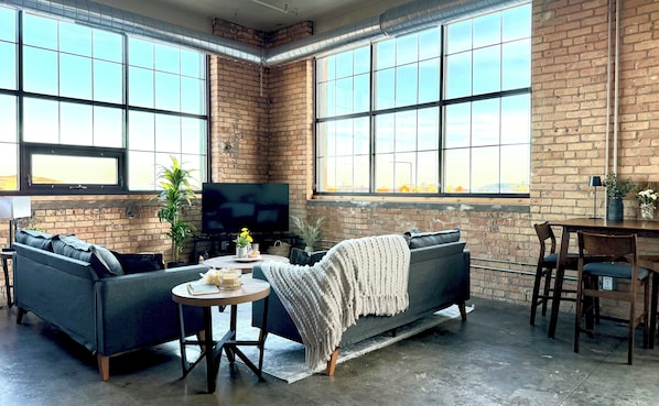 Lofts 304 LR