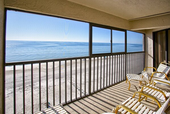 Private Beachfront Spacious Balcony - Perfect for Evening Sunset Views