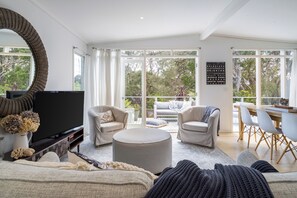 Breakfast Room (1)