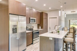 Kitchen | Single-Story Home | Free WiFi | Central A/C & Heating