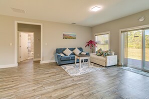 Living Room | Sleeper Sofa | Smart TV | Laptop-Friendly Workspace