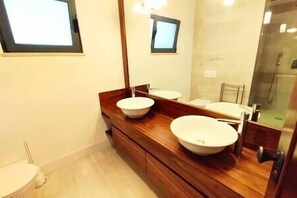 Bathroom (1)