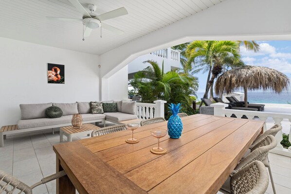 oceanfront privat porch 