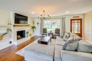 Living Room | Flat-Screen TV | Single-Story Home