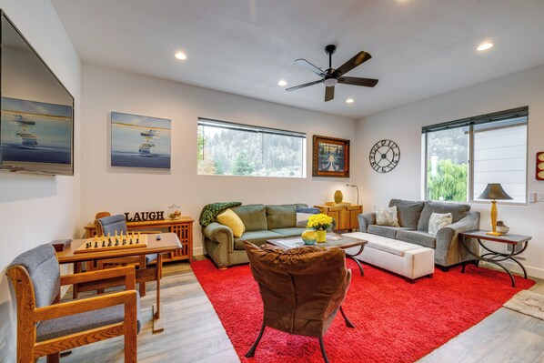 Garibaldi Vacation Rental | 2BR | 1BA | 1 Step for Access | 764 Sq Ft