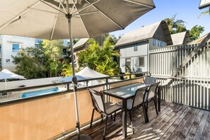 Budget Beach House (12)