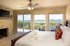 The master king bedroom even shares the views.