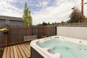 Bain à remous extérieur