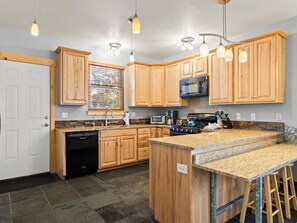 Full Kitchen