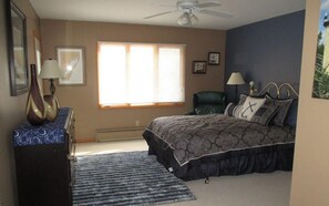 Spacious and Cozy Master Bedroom with Queen Sized Bed & Adjoining Half Bathroom