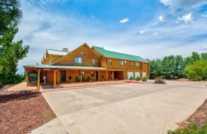 Self-Contained Inn: Boasting 4 uniquely designed rooms, each with its own charming character, this inn offers a warm and personalized retreat for every guest immersing you back in time