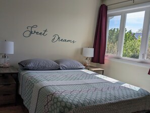 Second bedroom with queen bed
