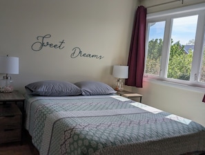 Second bedroom with queen bed