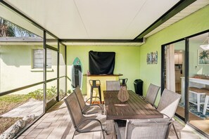 Enjoy al fresco dining at its finest on our outdoor patio, complete with a stylish outdoor bar. Making every dining experience a delightful occasion!