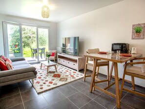 Furniture, Property, Couch, Table, Picture Frame, Wood, Interior Design, Floor, Flooring, Living Room