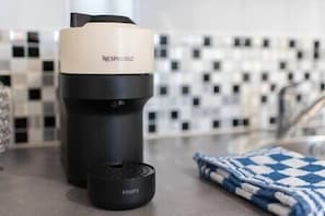 Kaffee und/oder Kaffeemaschine