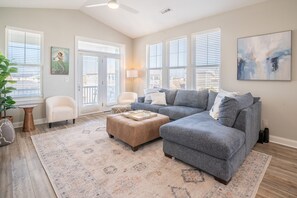 Level 4 Waterview Living Room