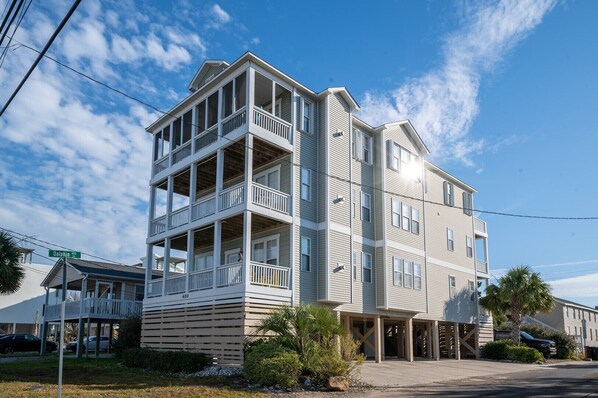 Carolina Beach Rental Second Row Steps from Beach