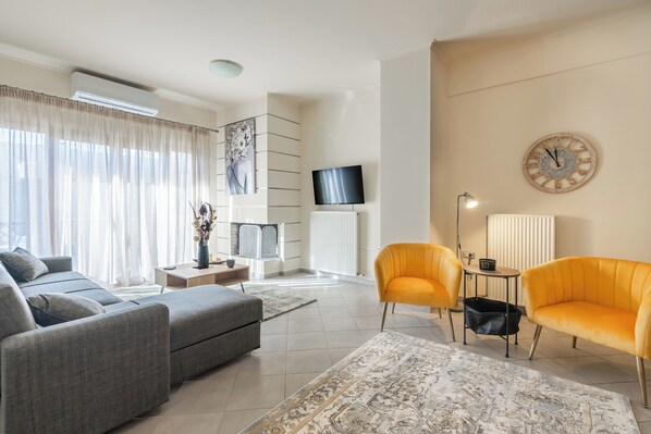 Living room area 