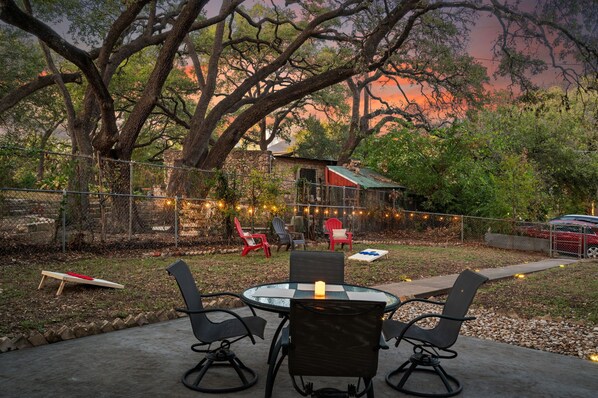 Outdoor dining