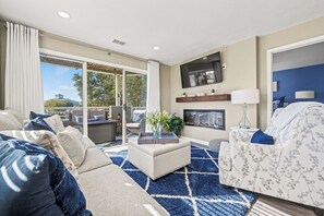 PC116: Seas the Day | Living Area